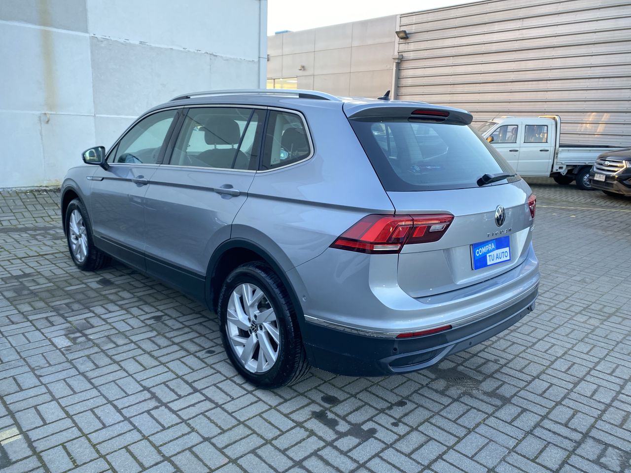 VOLKSWAGEN - 5