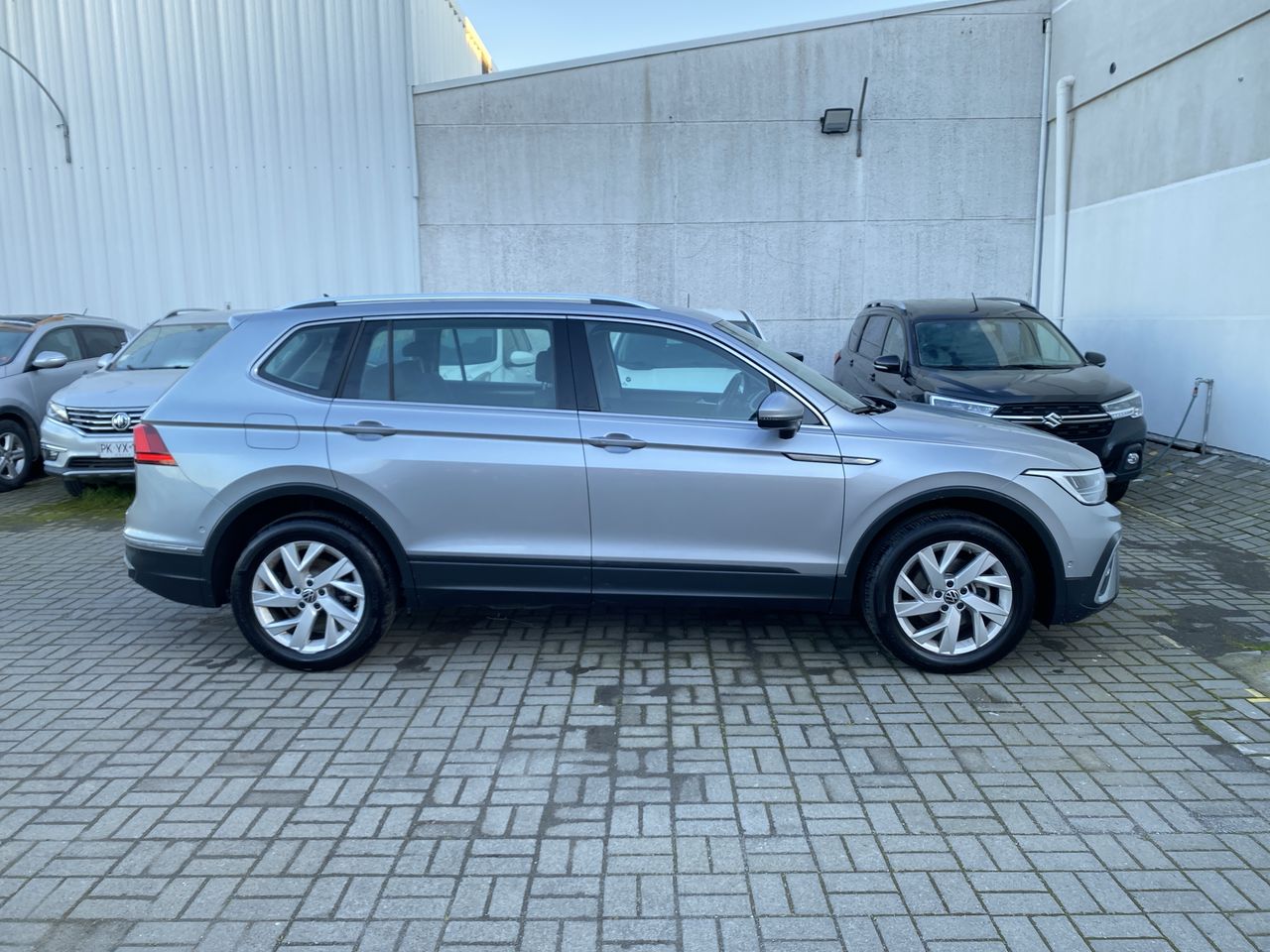 VOLKSWAGEN - 8