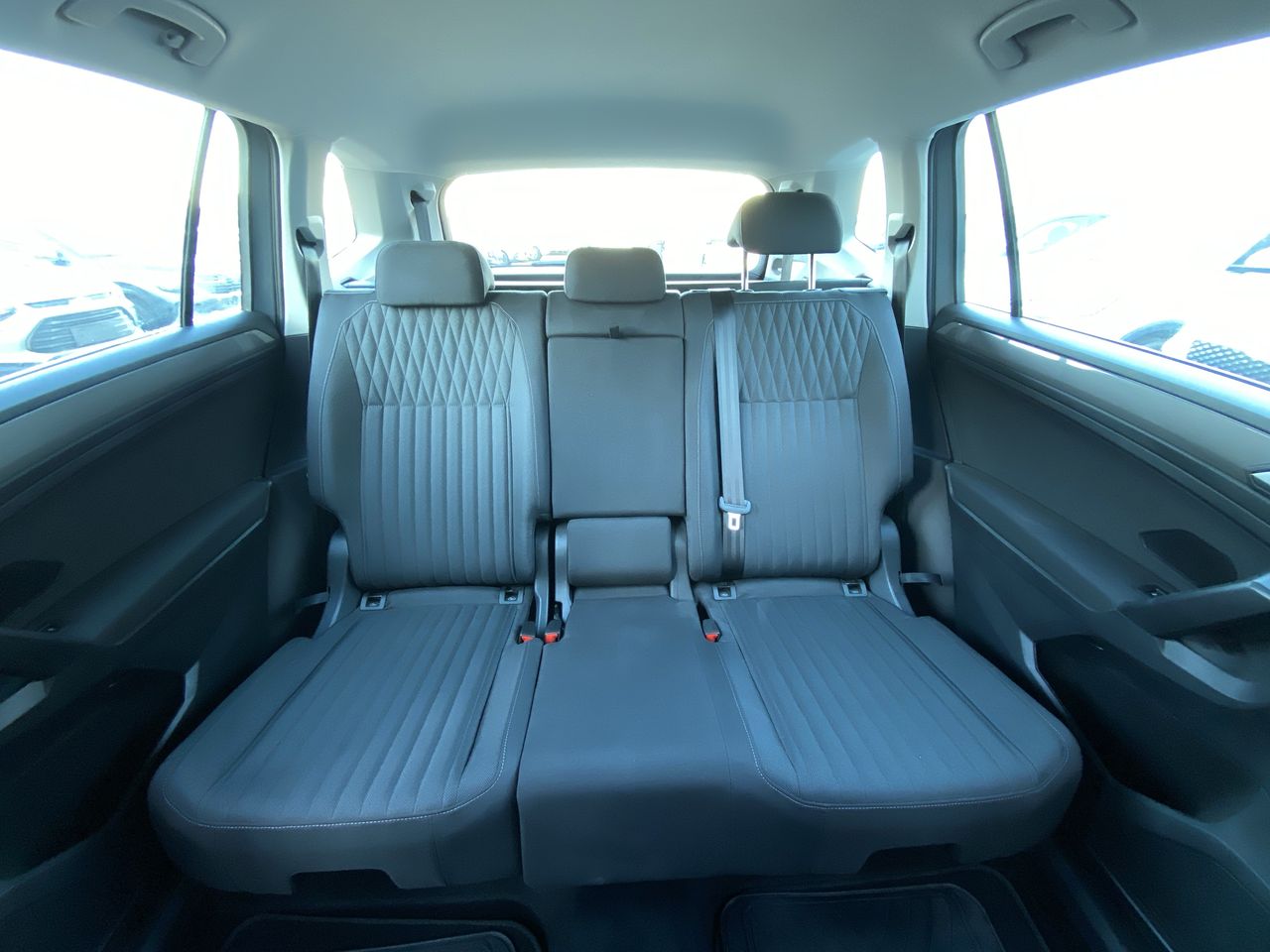 VOLKSWAGEN - 12