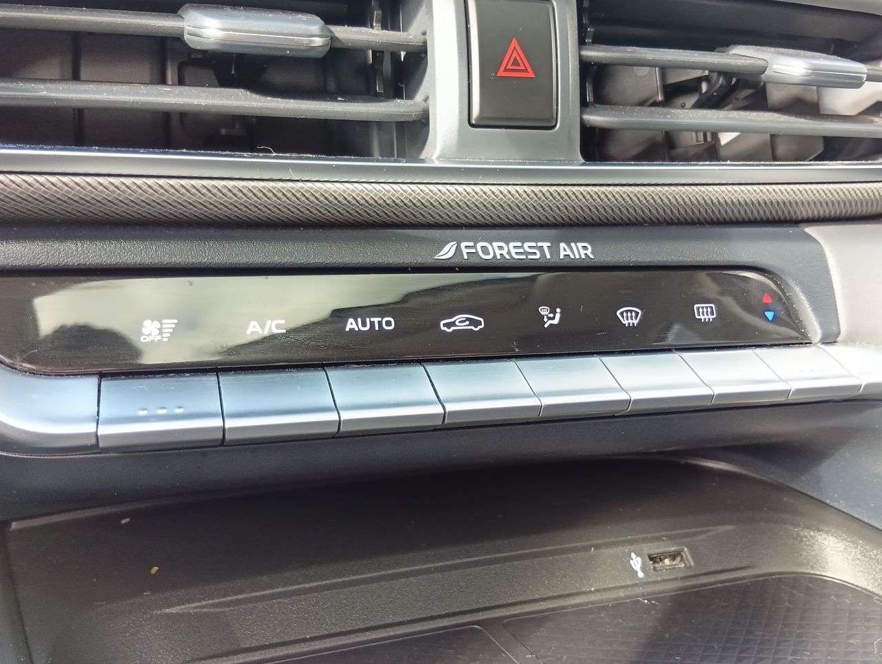 Changan Uni-T — foto 22 de 28