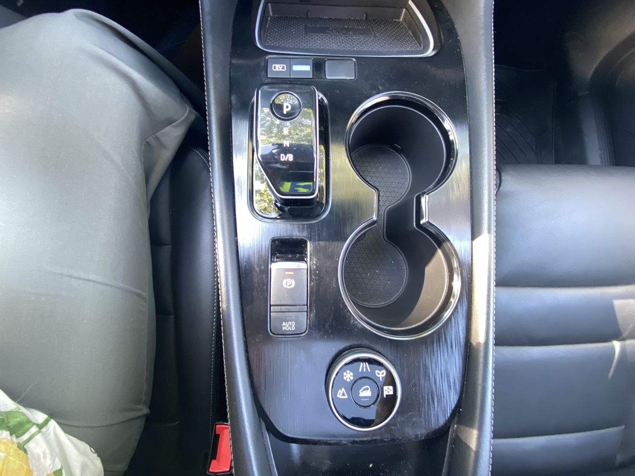 NISSAN - 24