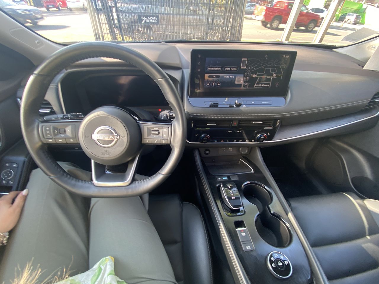 NISSAN - 25