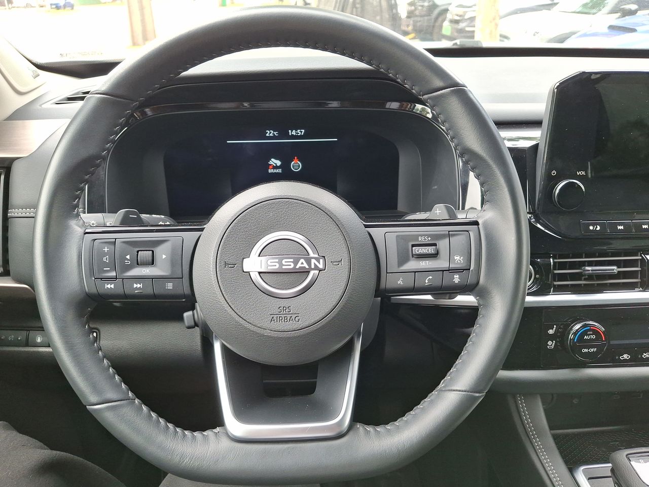 NISSAN - 26