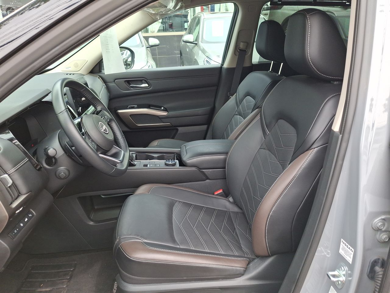 NISSAN - 25