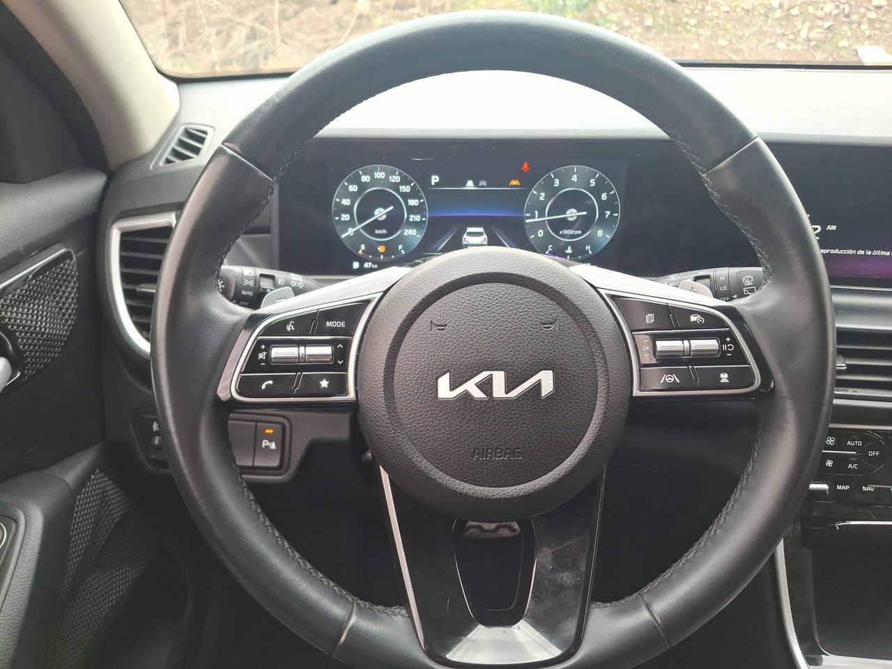 KIA Seltos — foto 14 de 20