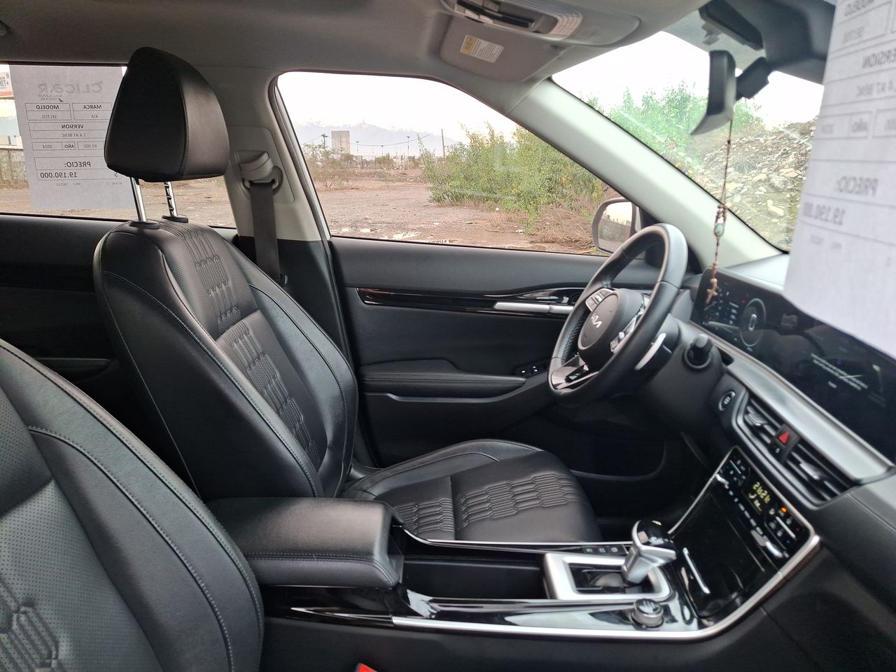 KIA Seltos — foto 8 de 20