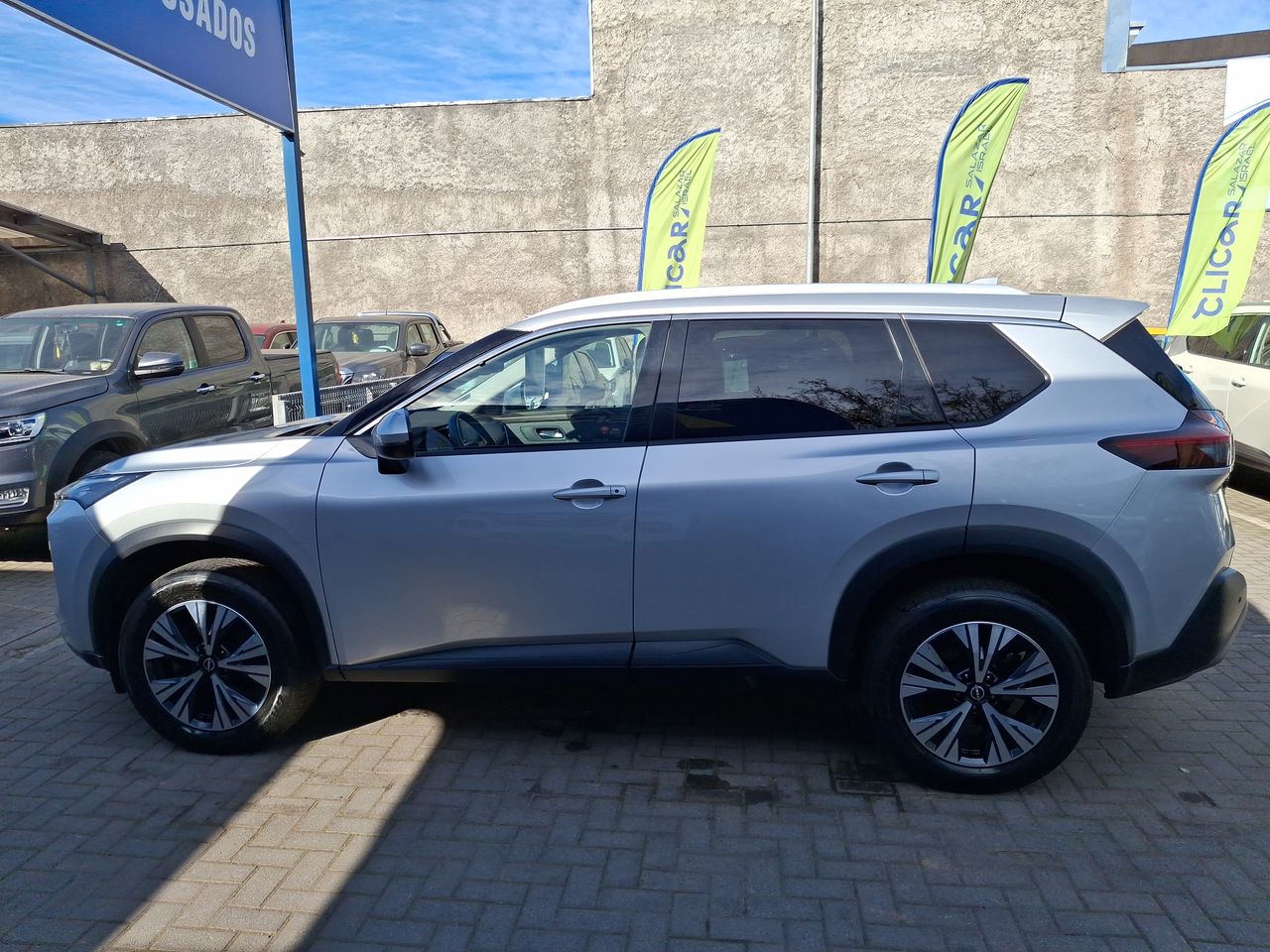 NISSAN - 4