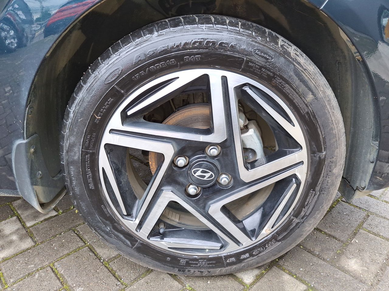 HYUNDAI - 16