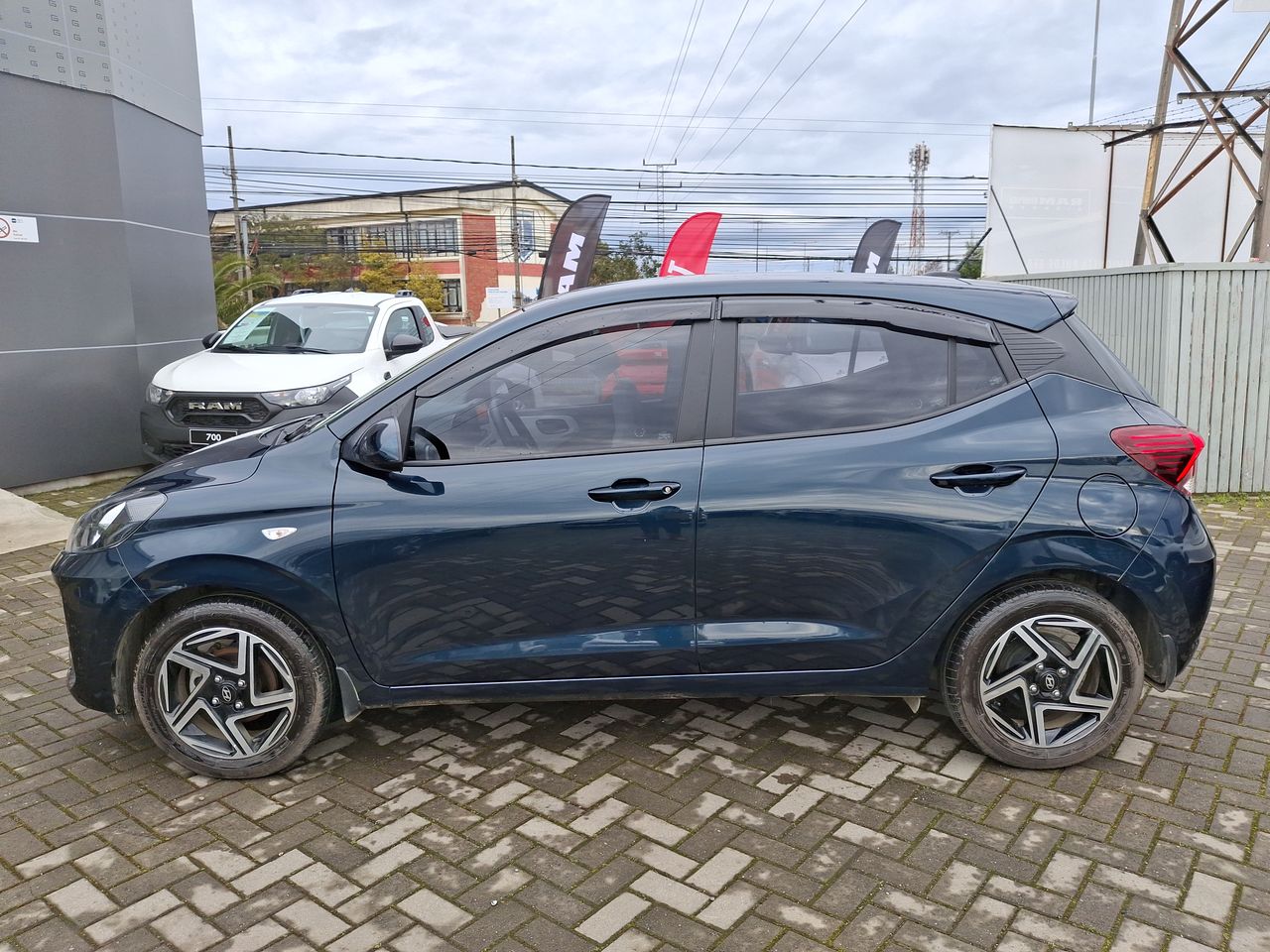 HYUNDAI - 4