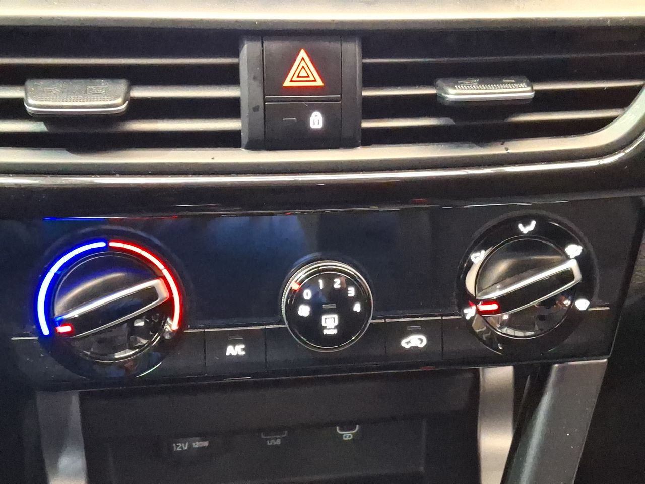KIA Seltos — foto 22 de 26