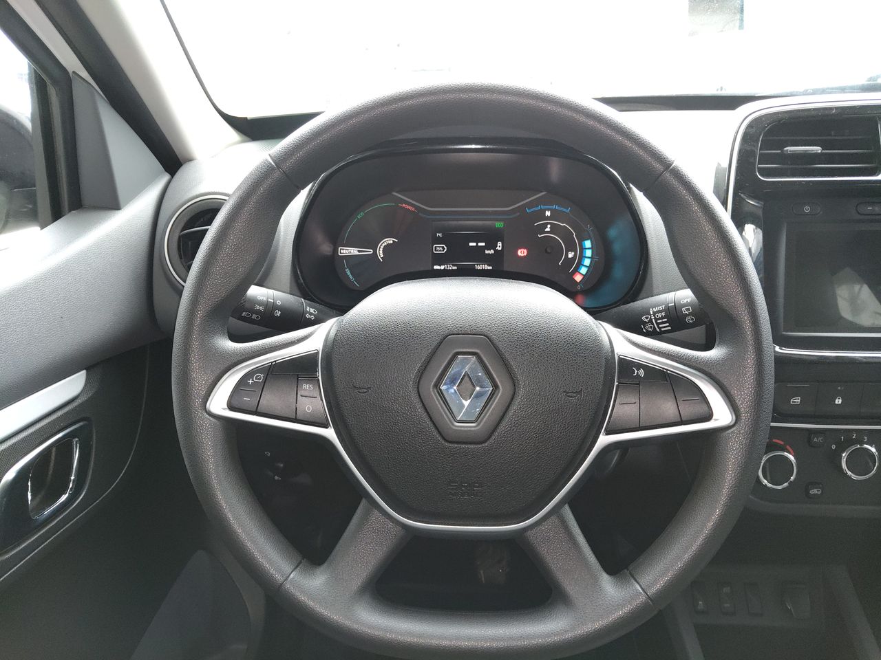 RENAULT - 26