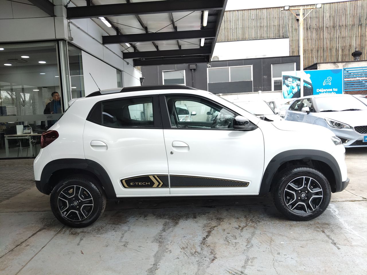 RENAULT - 8