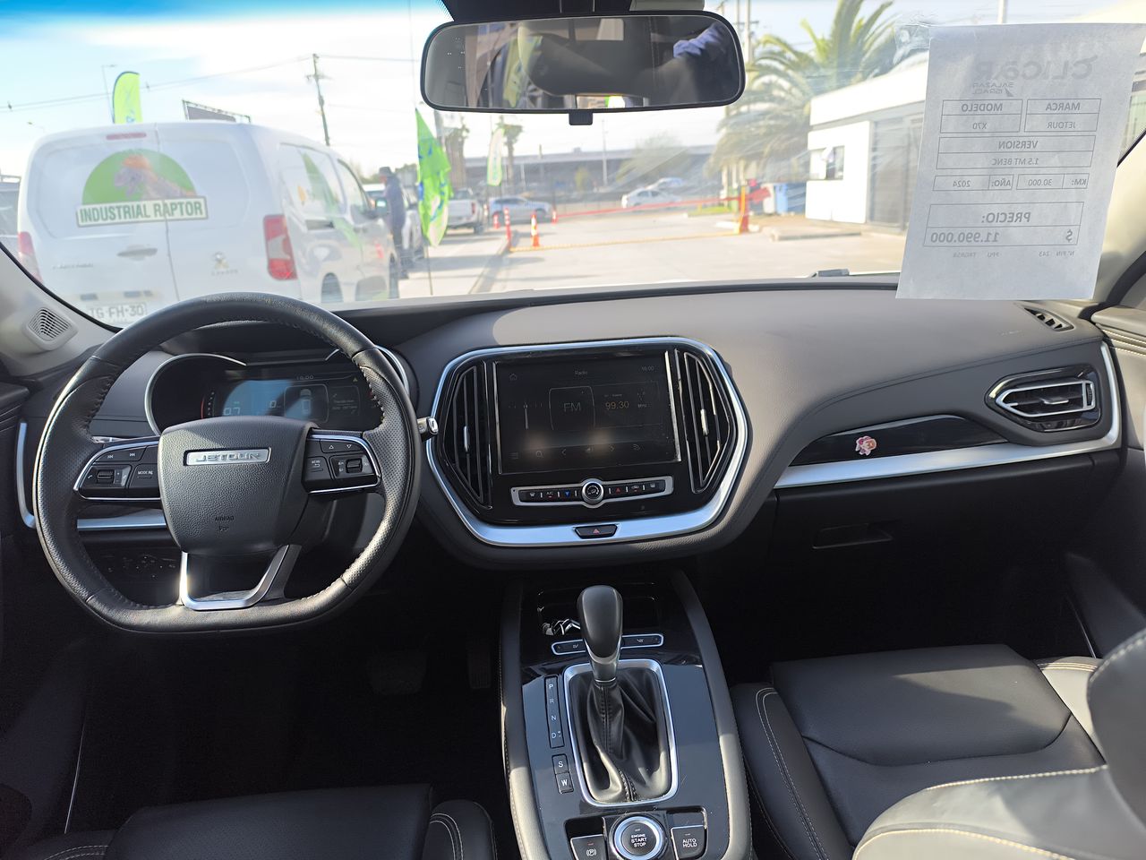 Jetour X70 — foto 30 de 32