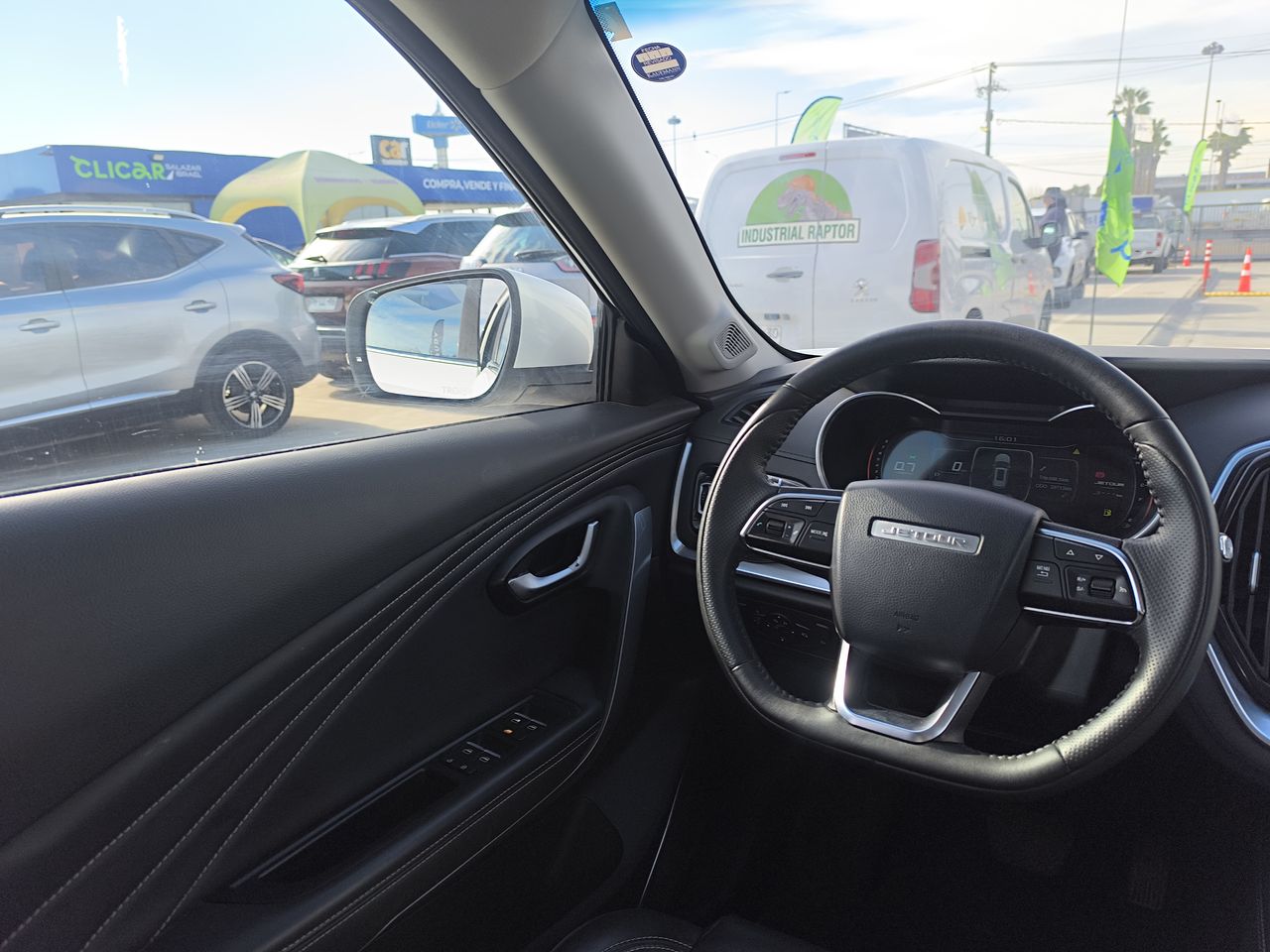 Jetour X70 — foto 15 de 32