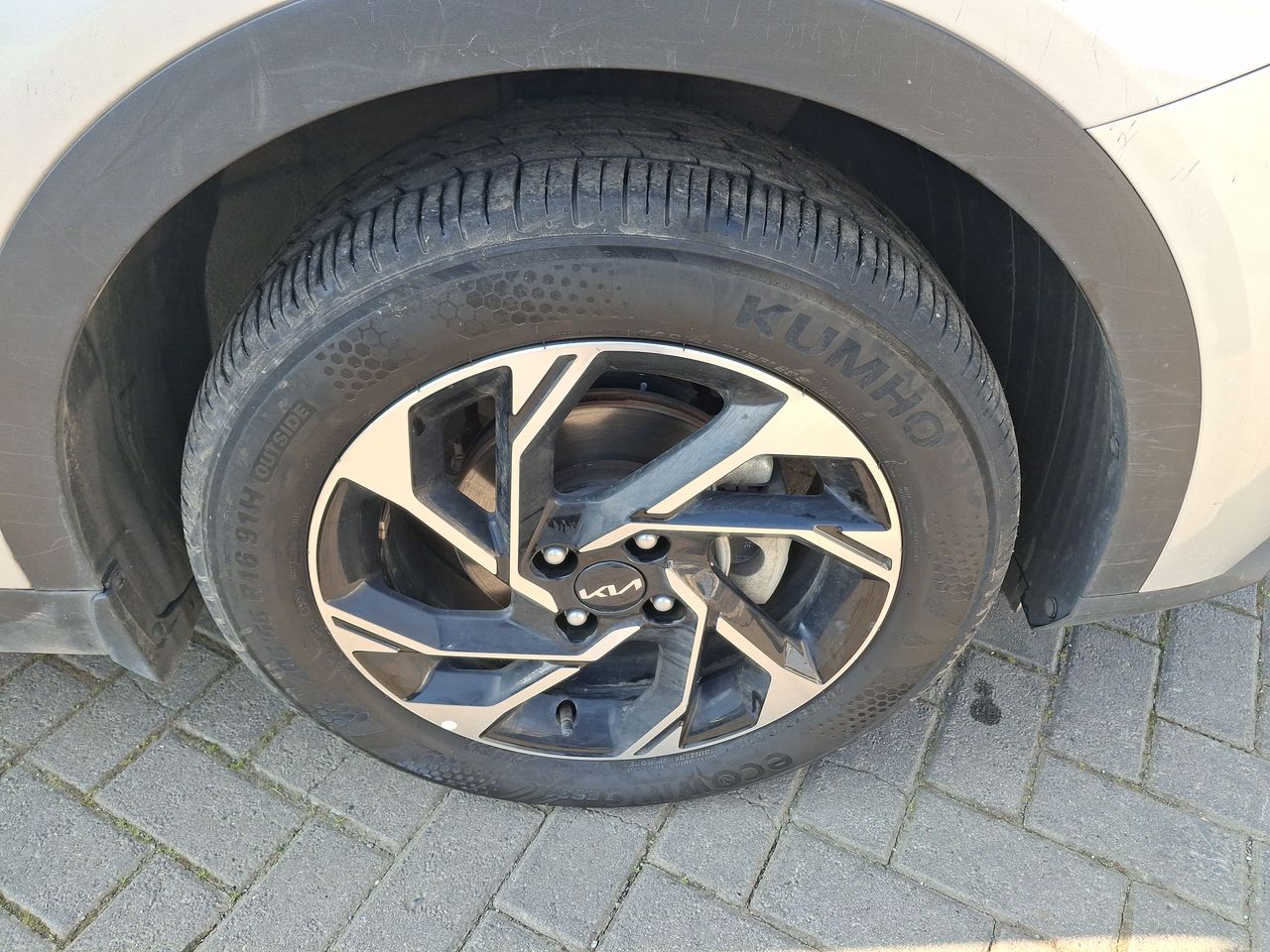 KIA K3 Cross — foto 10 de 26