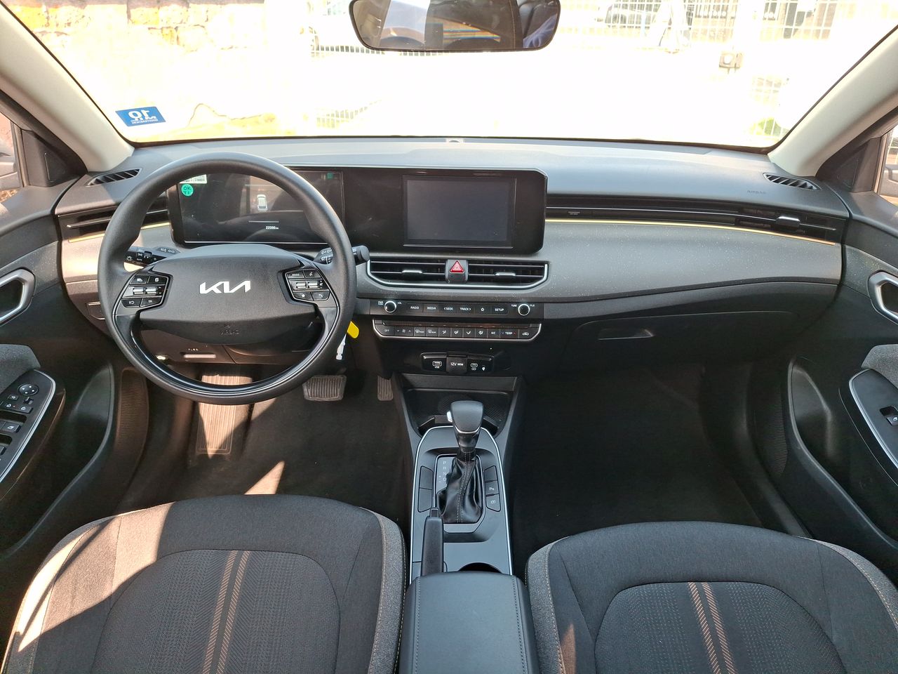 KIA K3 Cross — foto 24 de 26