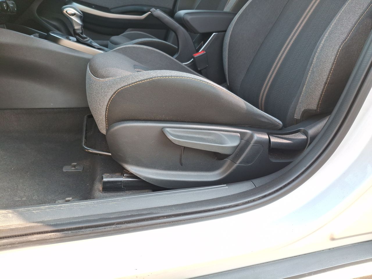 KIA K3 Cross — foto 15 de 26