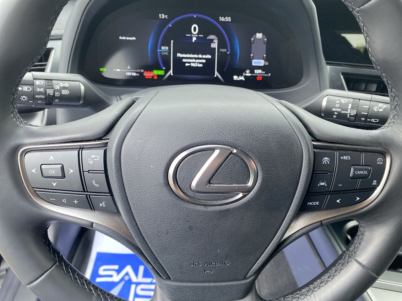LEXUS - 26