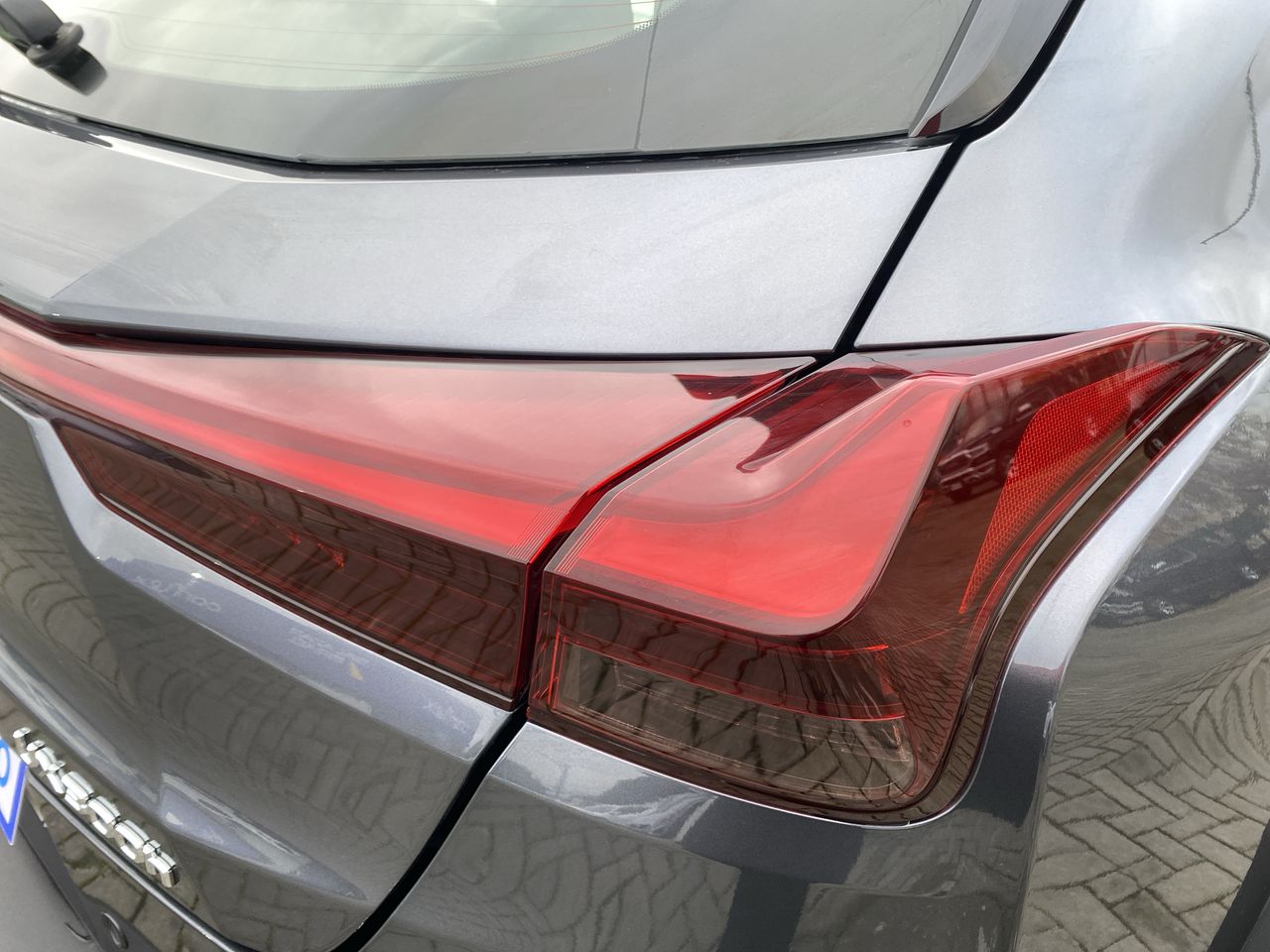 LEXUS - 20