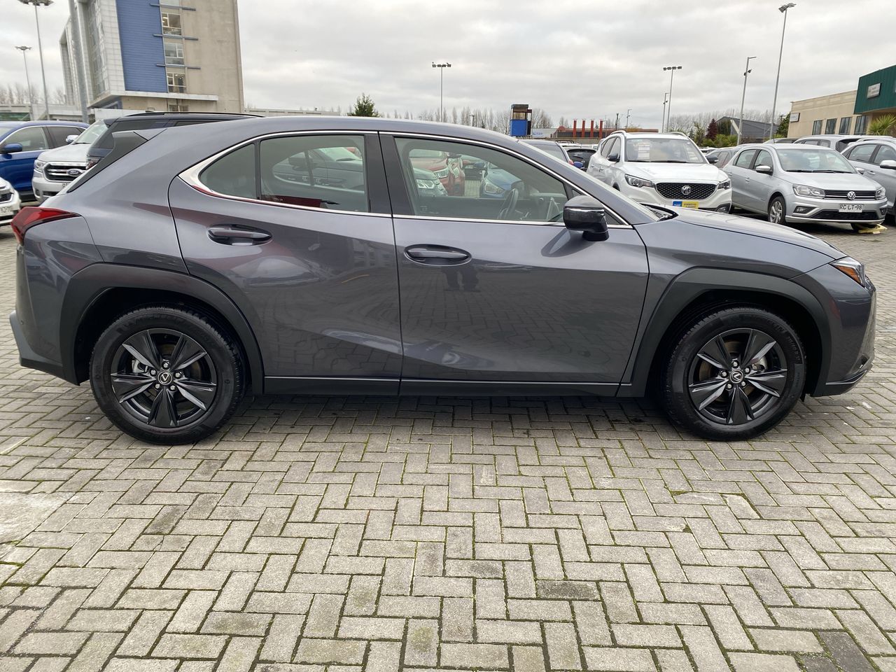LEXUS - 8