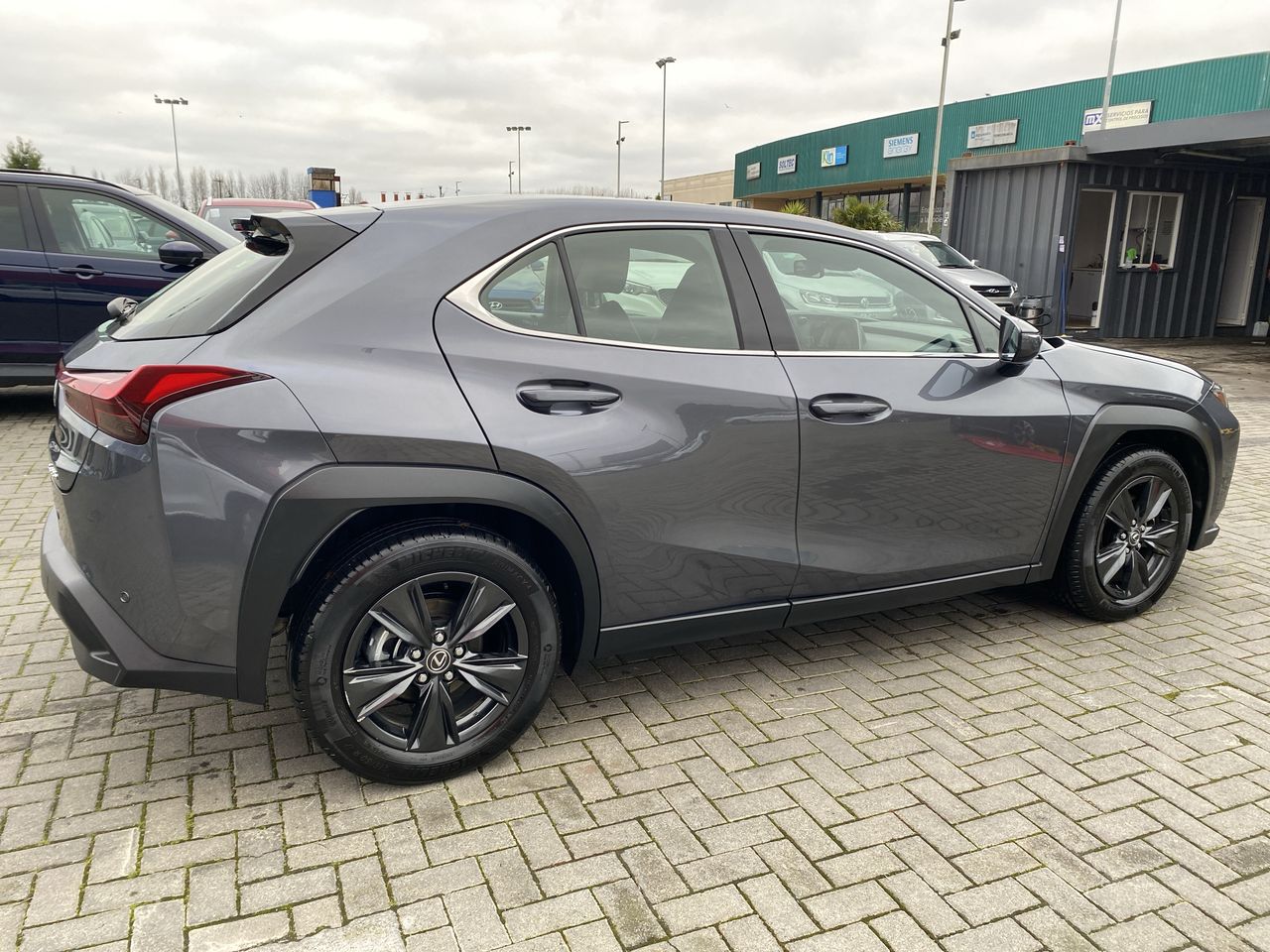 LEXUS - 7
