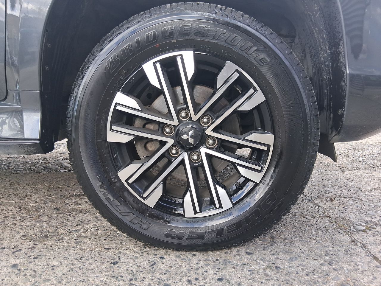 Mitsubishi Montero Sport — foto 18 de 38