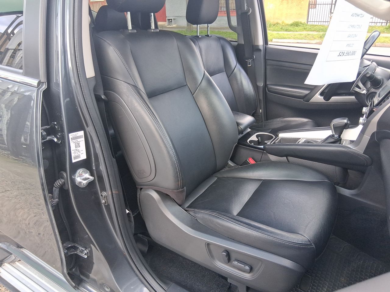 Mitsubishi Montero Sport — foto 35 de 38