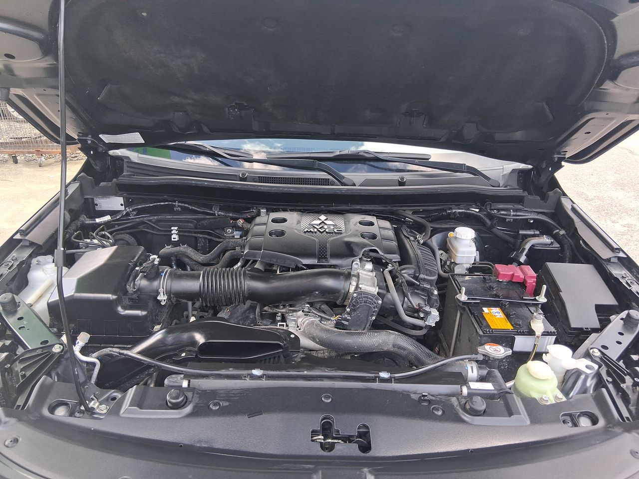Mitsubishi Montero Sport — foto 19 de 38