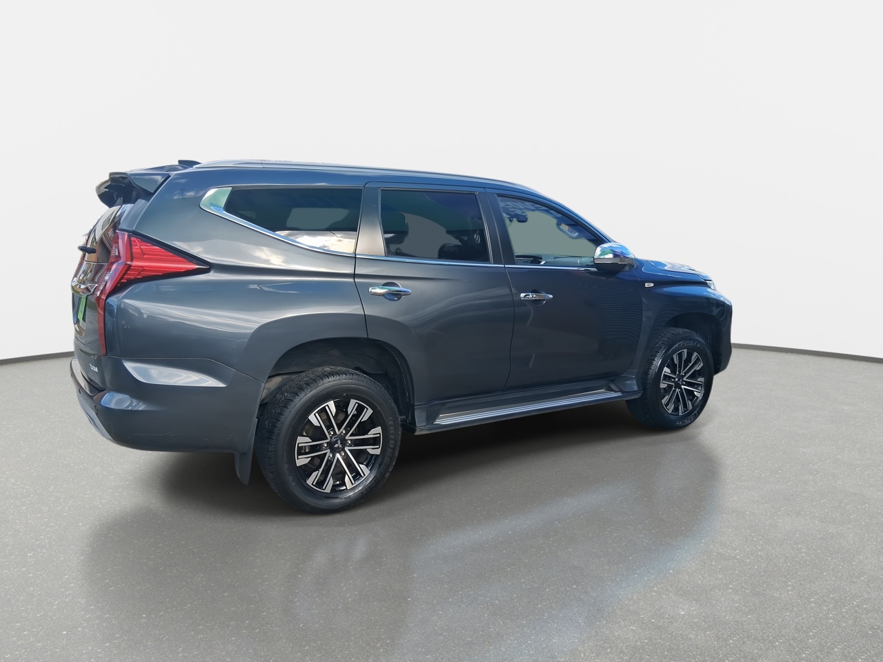 Mitsubishi Montero Sport — foto 8 de 38