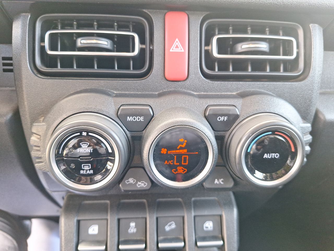 SUZUKI - 23