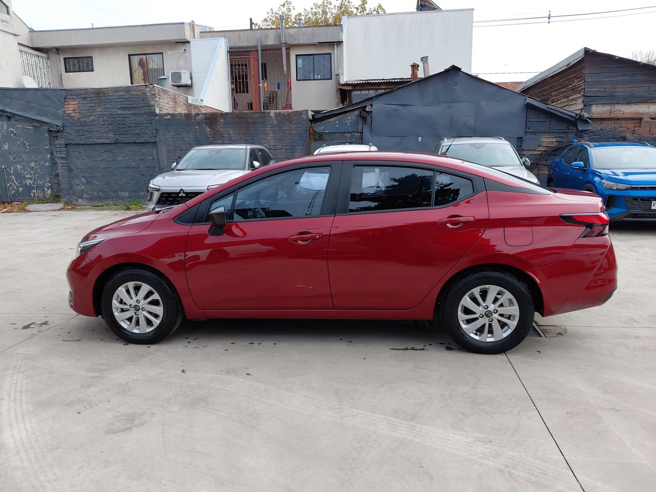 NISSAN - 4