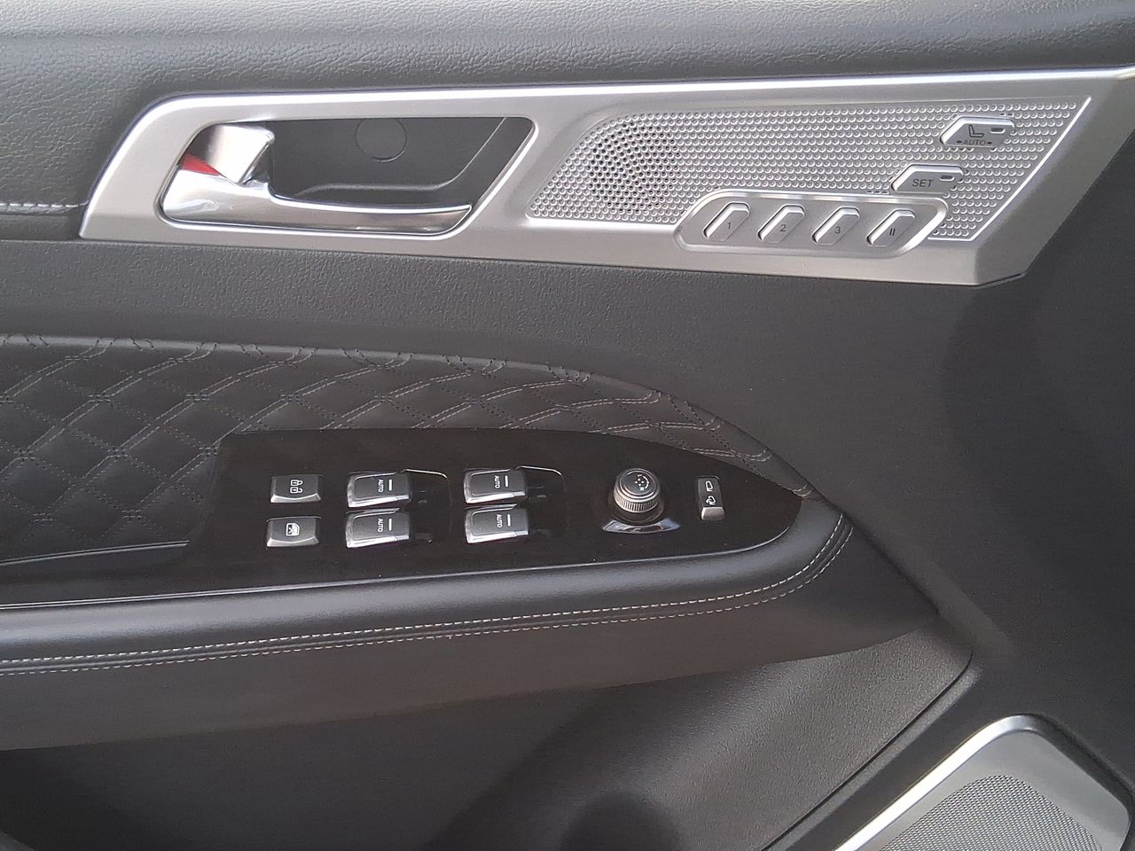 SSANGYONG - 23