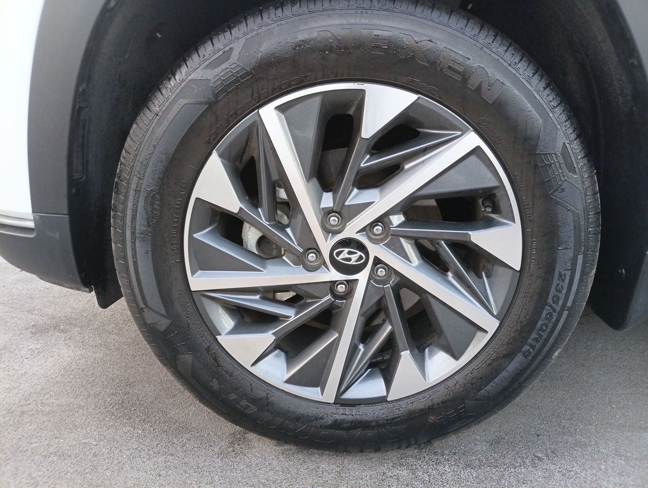 HYUNDAI - 9