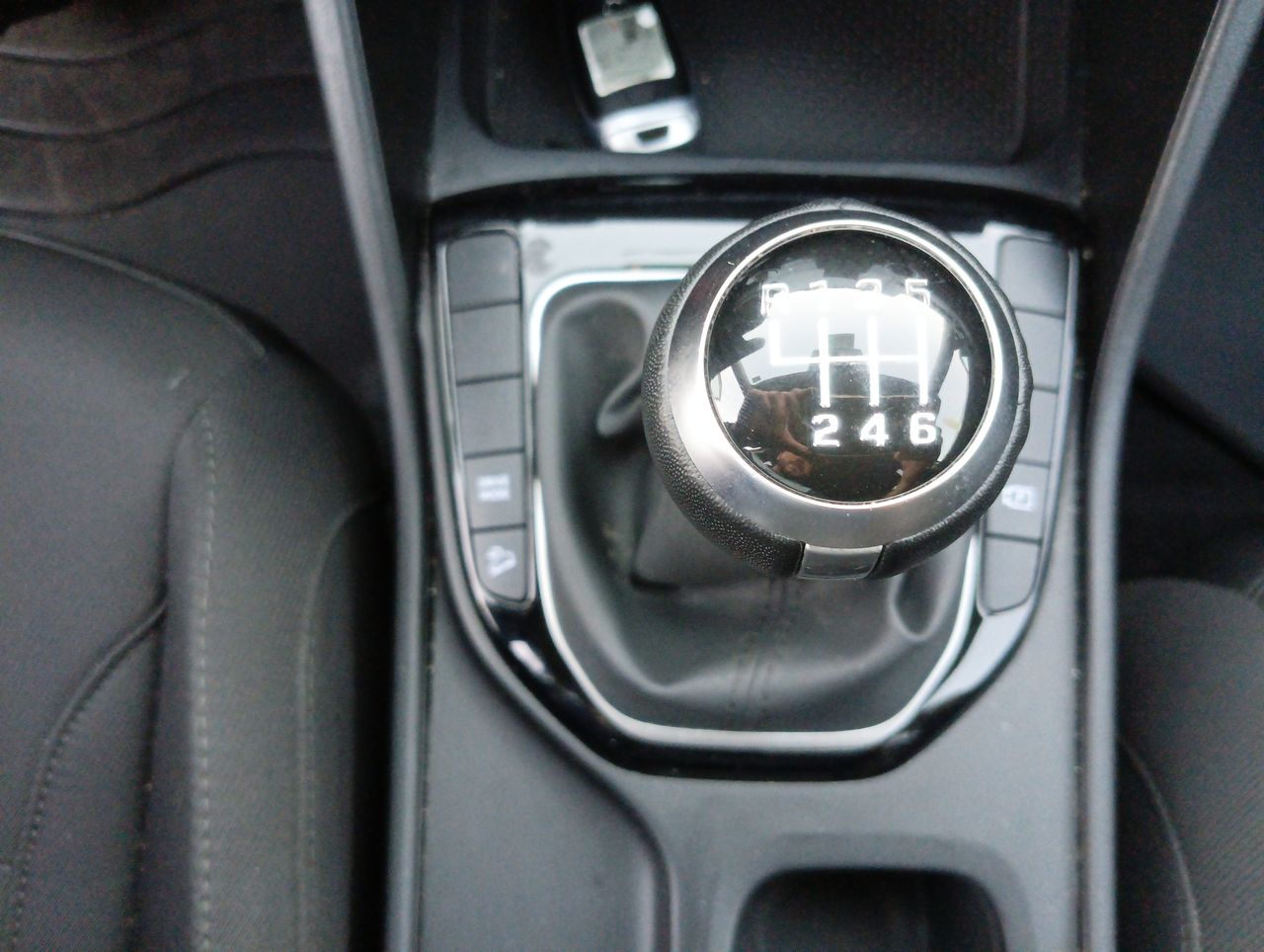 HYUNDAI - 23