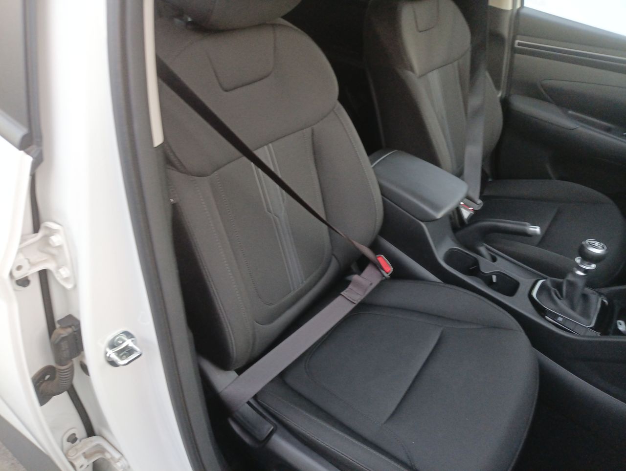 HYUNDAI - 25