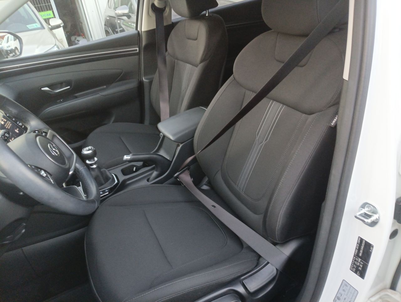 HYUNDAI - 16