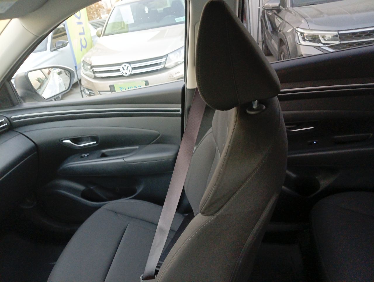 HYUNDAI - 8
