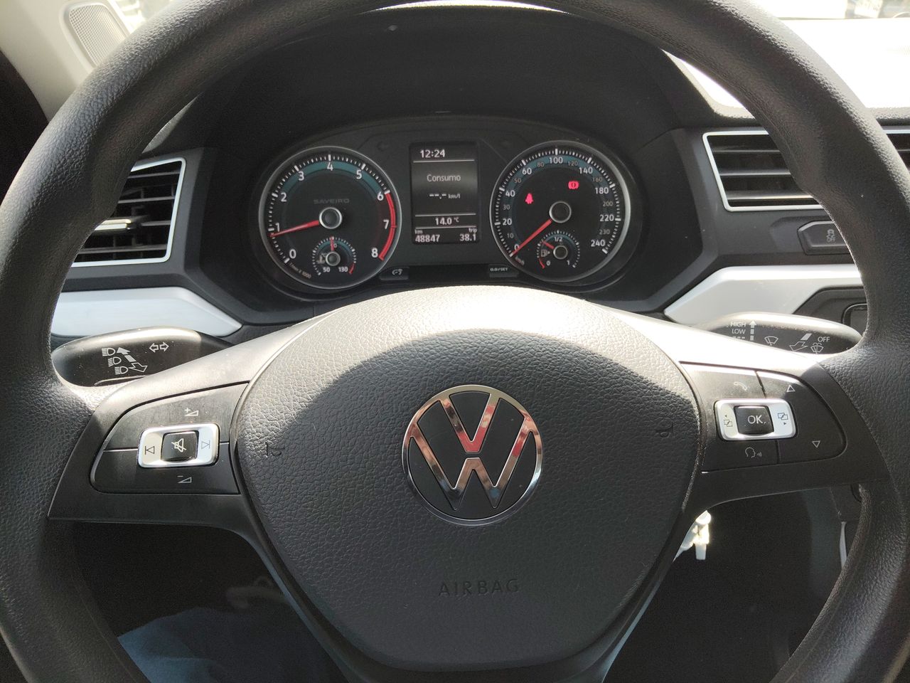 VOLKSWAGEN - 27
