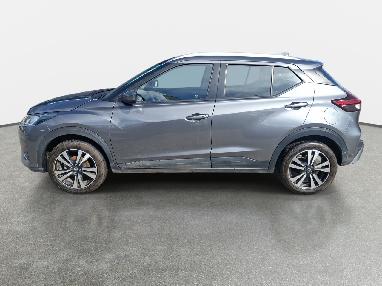 NISSAN - 4