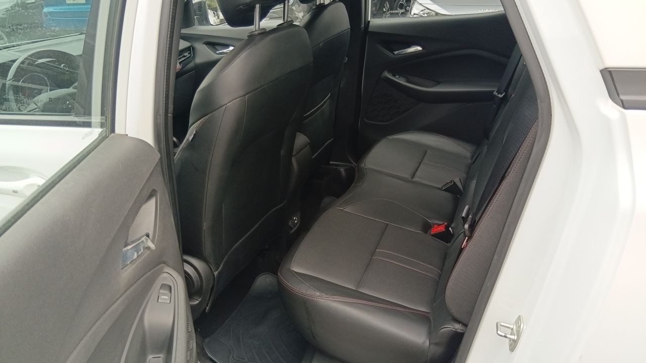 Chevrolet Montana — foto 10 de 38