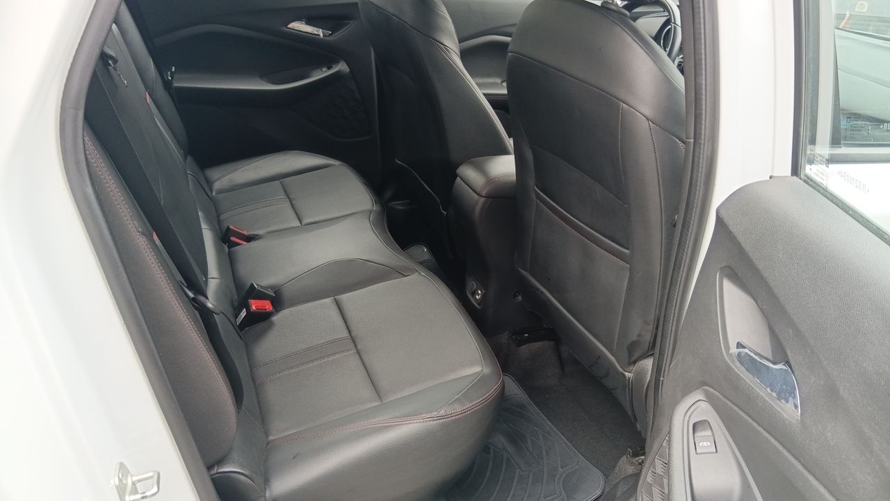 Chevrolet Montana — foto 12 de 38