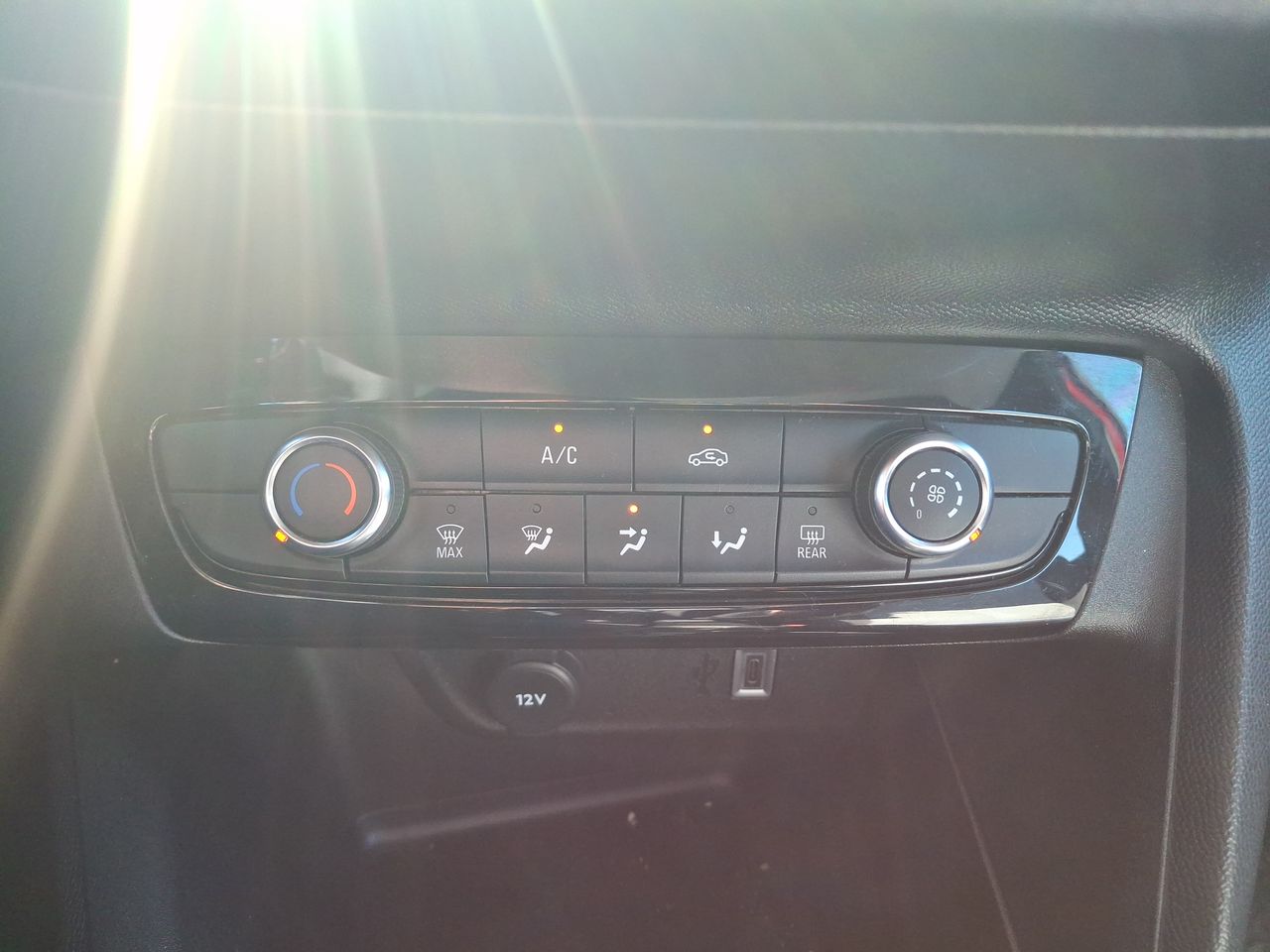 Opel Corsa — foto 28 de 30