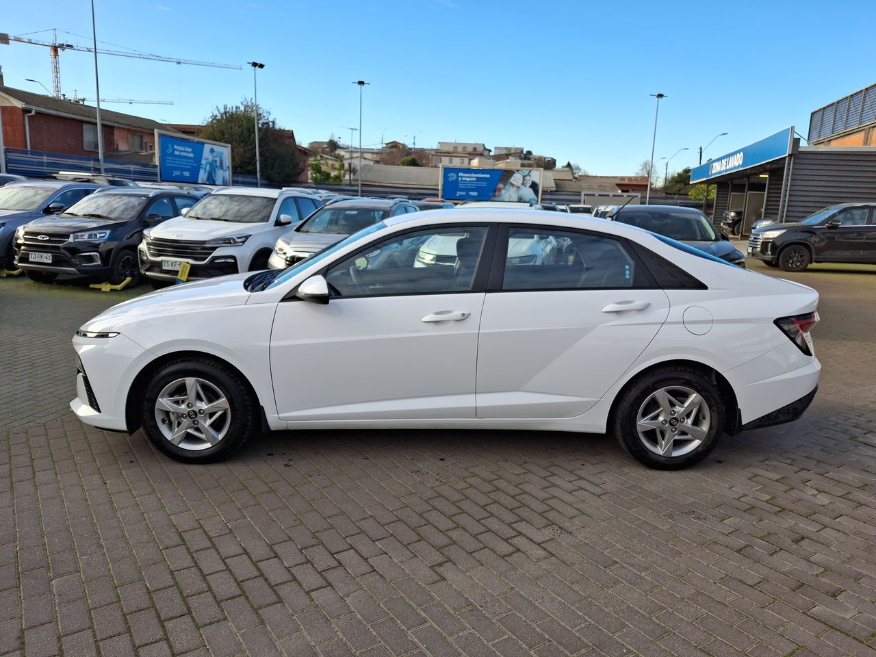 HYUNDAI - 4