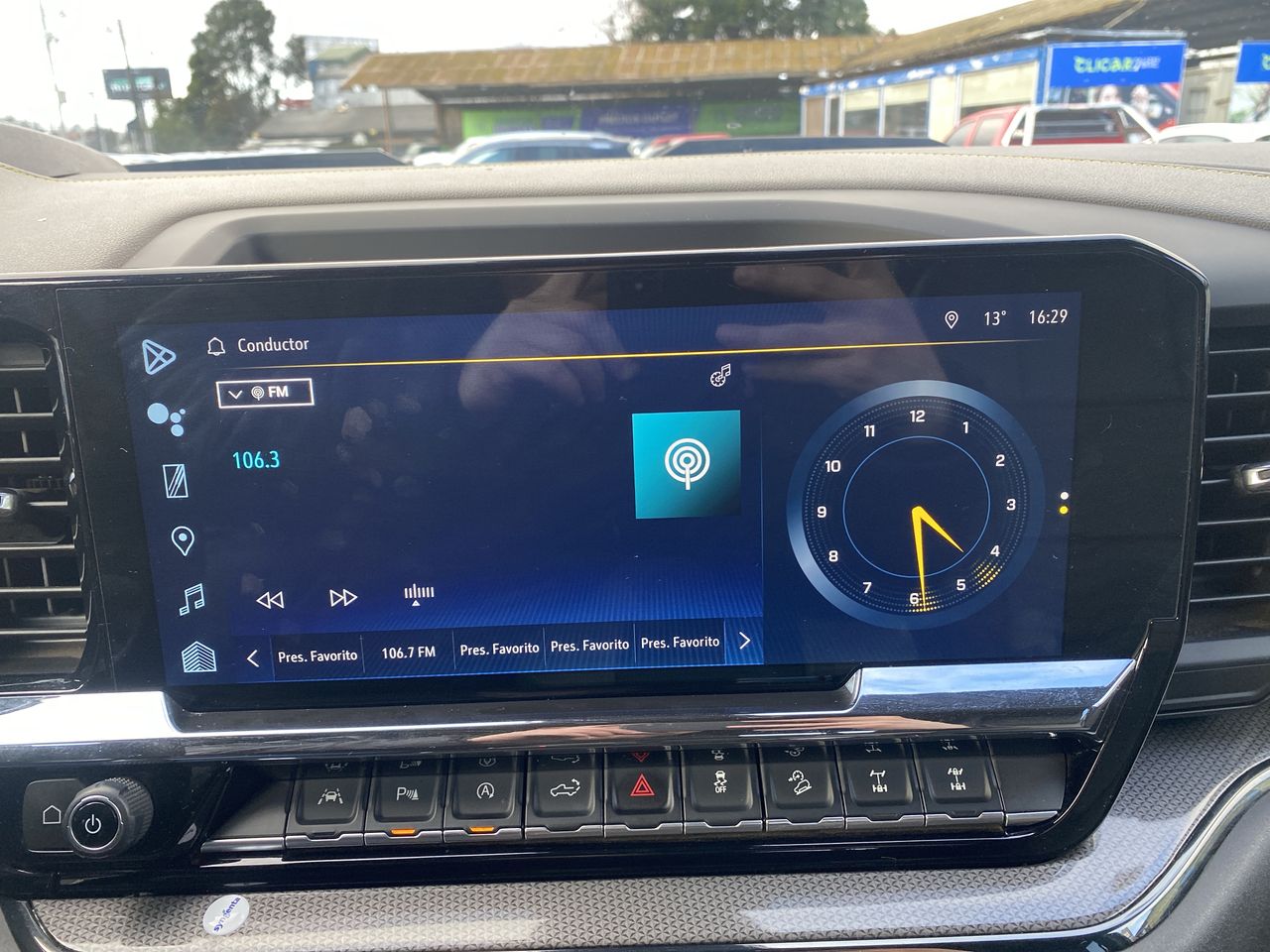 Chevrolet Silverado — foto 21 de 28