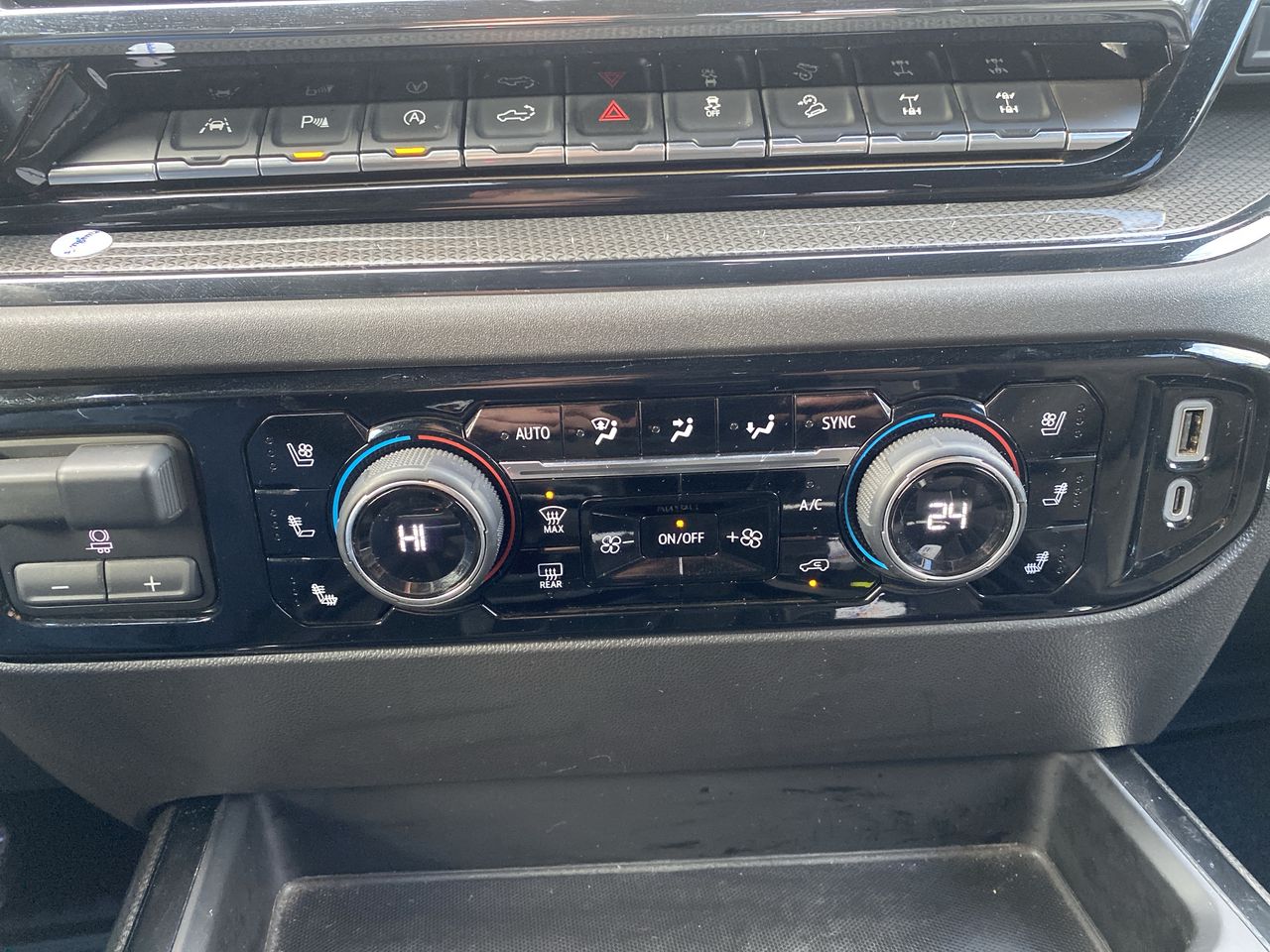 Chevrolet Silverado — foto 23 de 28