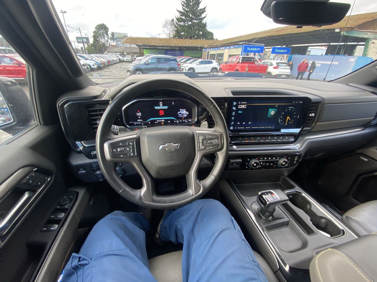 Chevrolet Silverado — foto 25 de 28