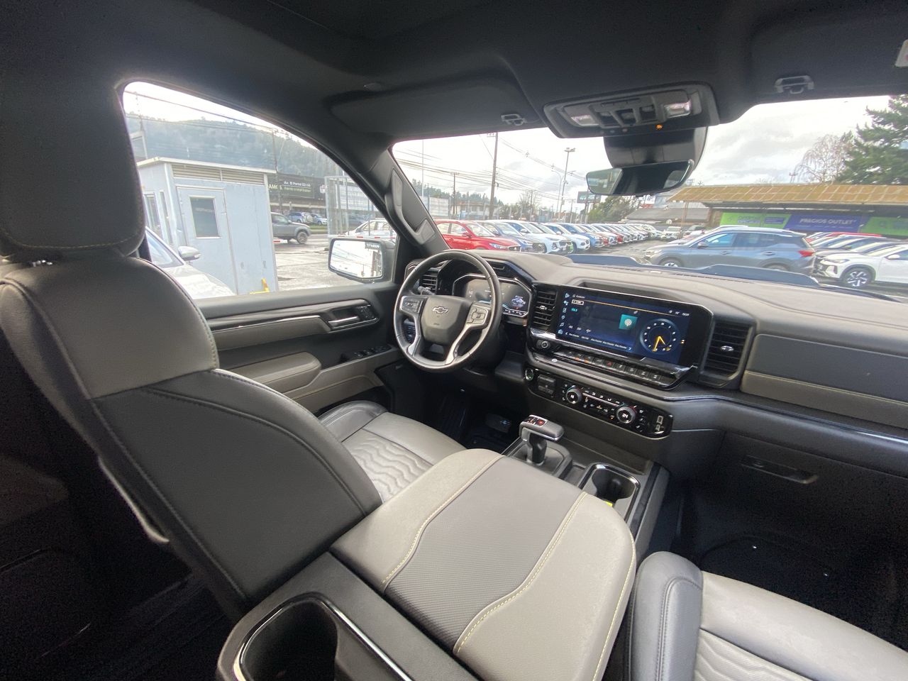 Chevrolet Silverado — foto 9 de 28