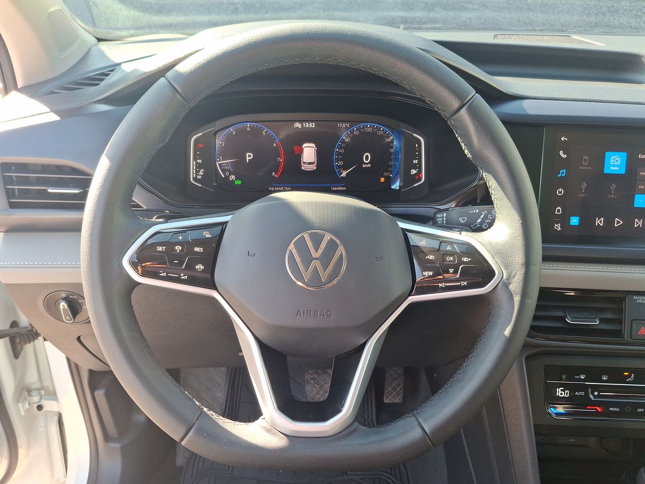 VOLKSWAGEN - 24