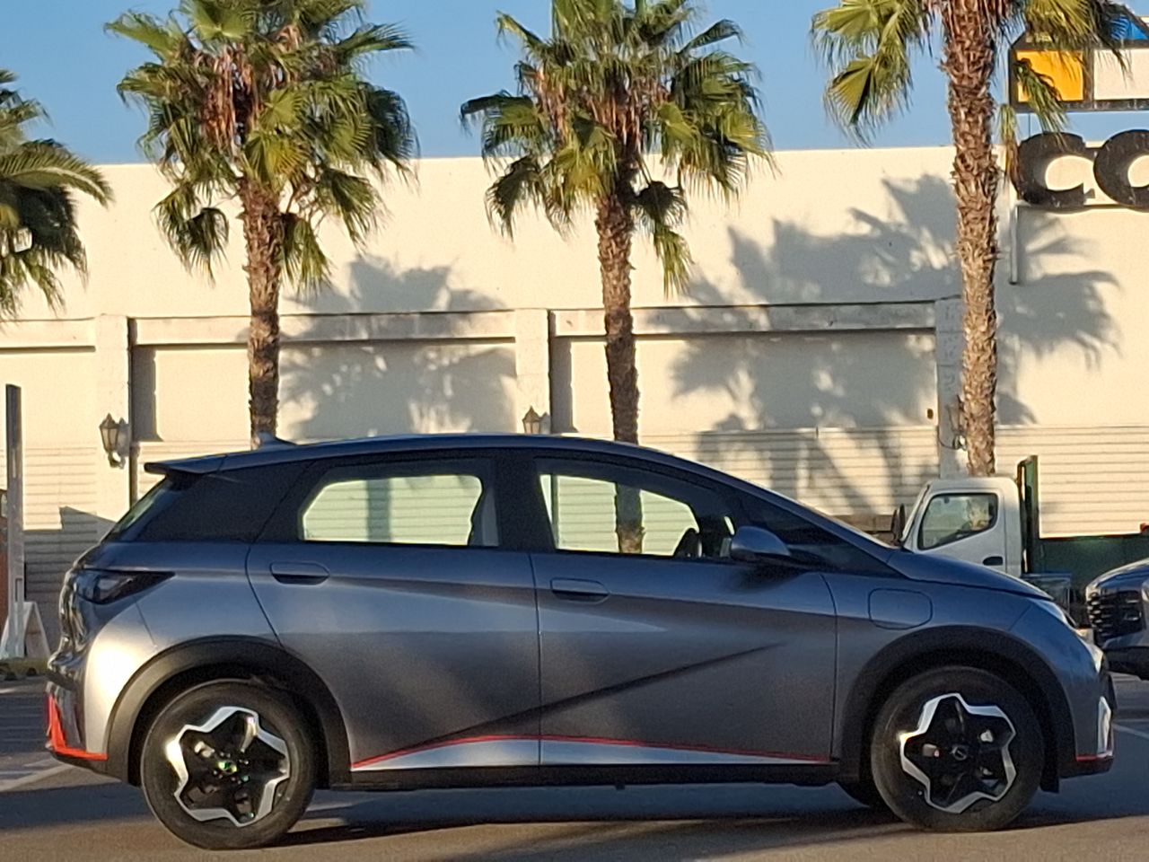 BYD - 8