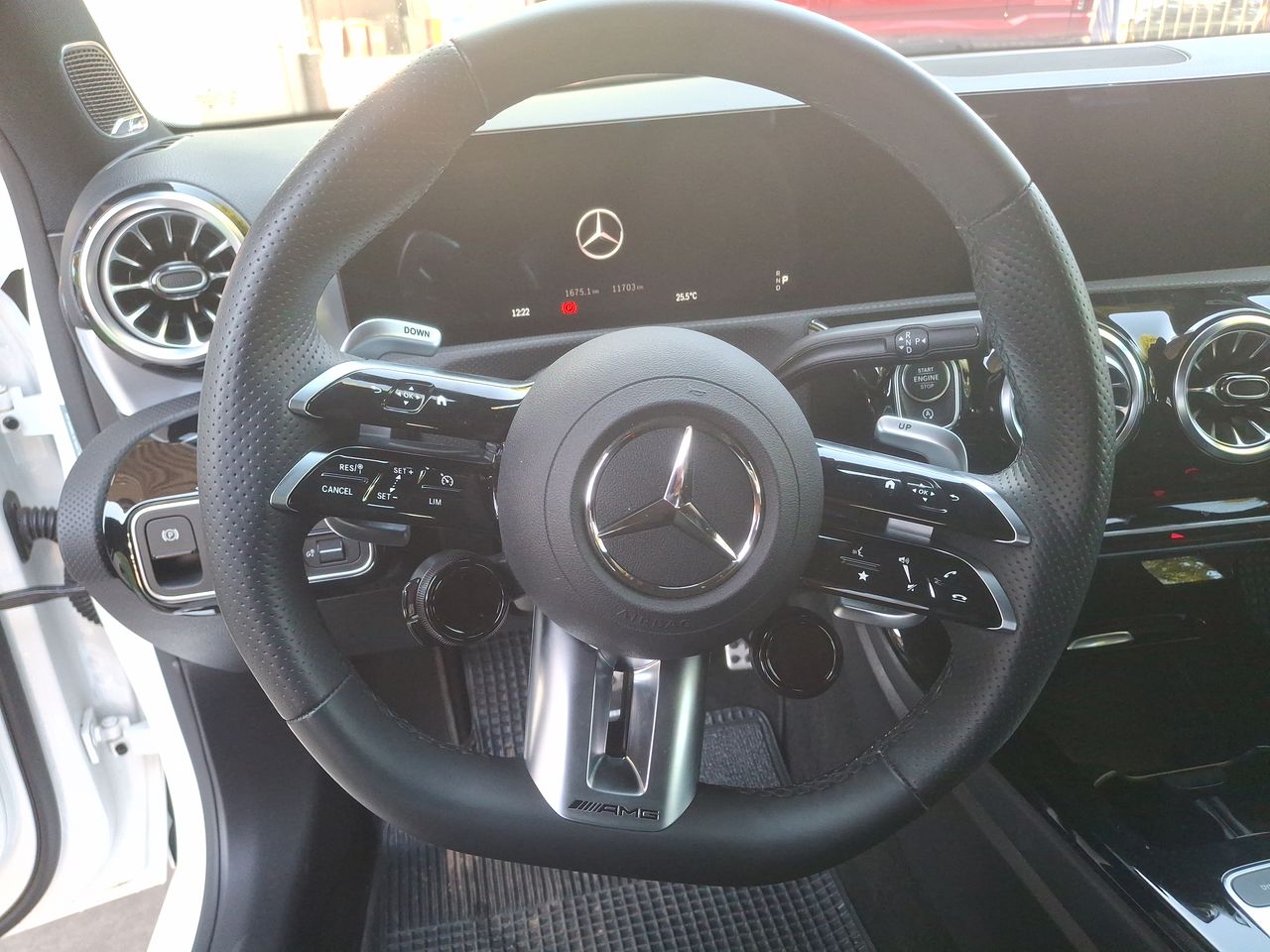 MERCEDES BENZ - 24